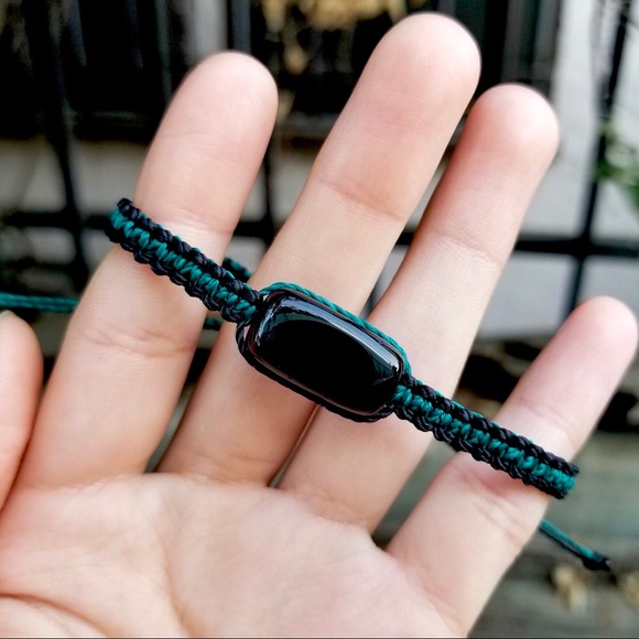 ☽ Onyx Stone • Dark Green/Black Macrame Bracelet ☾ - Picture 2 of 3